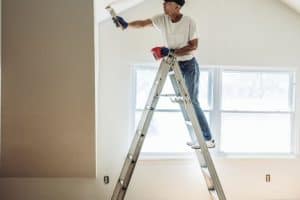 צביעת דירה על ידי בעל מקצוע בלבד