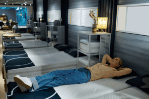 בחירת מיטה ראשנה לזוג נשוי טרי - מהם הכללים שיעזרו לנו לבחור מיטה ראשונה?