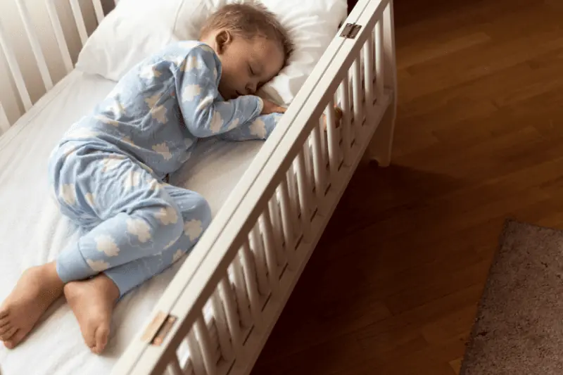 מיטה ראשונה לקטנטנים - כל המידע הכי חשוב שהורה חייב לדעת